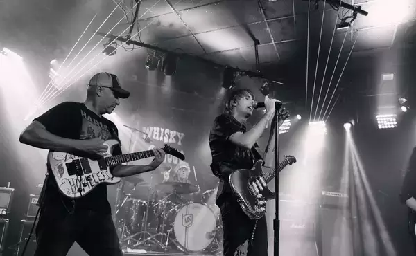 「マネスキンのトーマス・ラッジ×トム・モレロら超一流が集結「ロックンロール復活祭」LA現地レポート」の画像