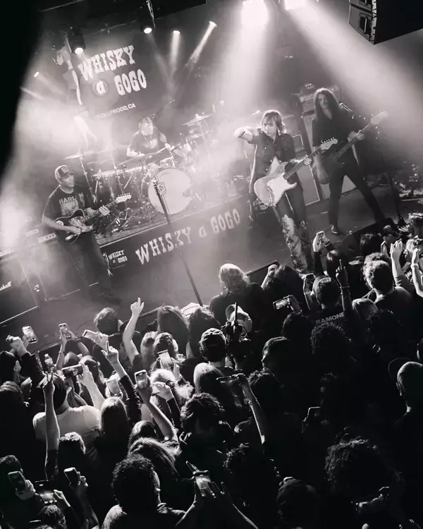 「マネスキンのトーマス・ラッジ×トム・モレロら超一流が集結「ロックンロール復活祭」LA現地レポート」の画像