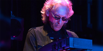 プログレ界の才人、エディ・ジョブソンが語るU.K.再訪と「最後の来日」の真意【独占インタビュー】