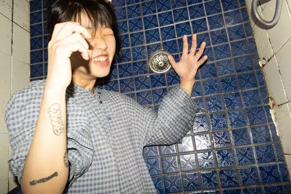 「Woo Huijunが語る、人生の過酷さを天真爛漫に歌う「放浪者」としての歩み」の画像