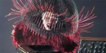 不可能を「伝説」に変えたレディー・ガガ　辞退寸前だったグラミー賞パフォーマンスの舞台裏