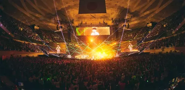 UVERworld、日本武道館に刻んだ2025年のクリスマスライブ