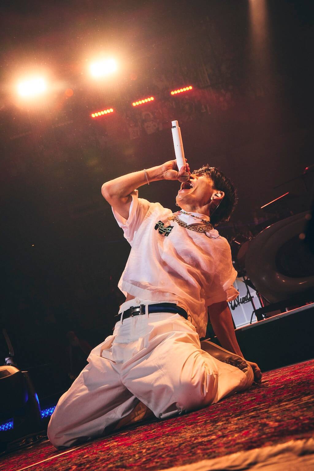 UVERworld、日本武道館に刻んだ2025年のクリスマスライブ