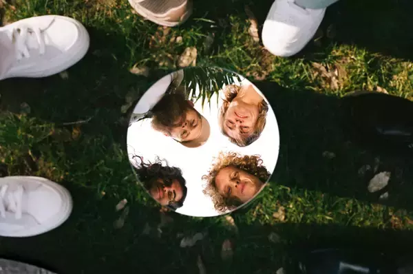 「Yuufとは何者か？　クルアンビン以降の多国籍サウンドを奏でる4人組の結成秘話」の画像