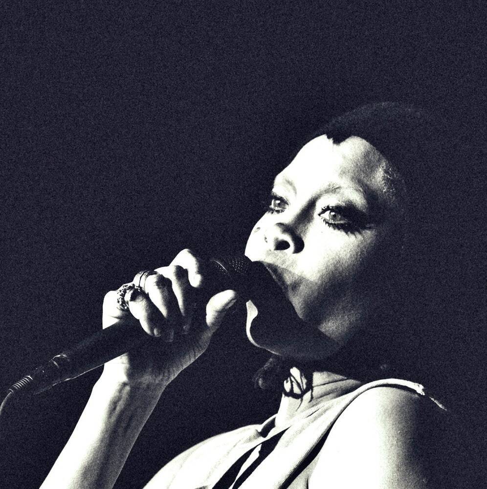 エリカ・バドゥが7月に来日　「SOUL CAMP」ヘッドライナーでバンド編成、「Billboard Live」親密なデュオ公演