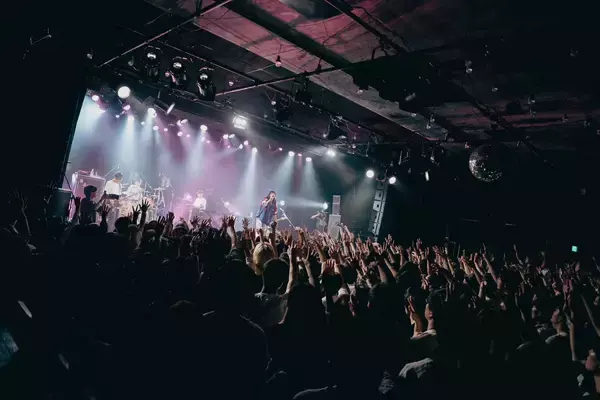 「なきごと、7年間の集大成を見せたリキッドルーム公演、2つのツアーの輝かしい大団円」の画像