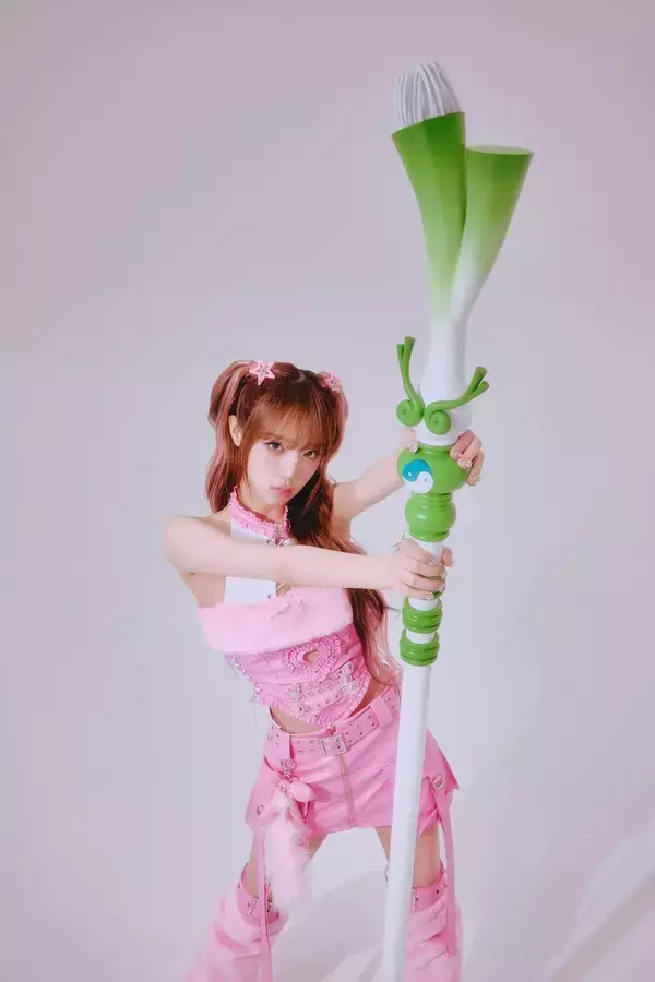 「YENAが語る、初音ミクとの共演、バーチャルと現実の壁を越えたハイブリッドな表現」の画像