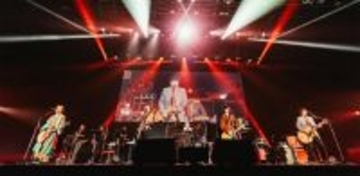 Rockon Social Clubが横浜BUNTAIでツアー終幕、堺正章ら豪華ゲストと熱狂的大団円