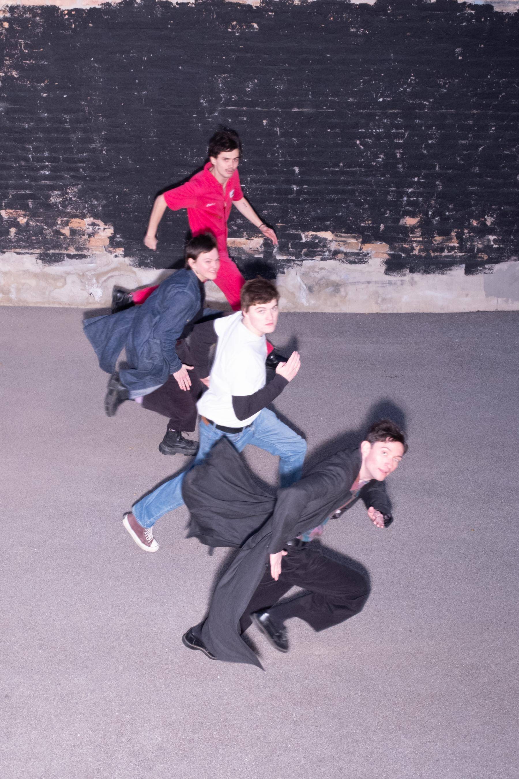 Frikoが語る「理想の2作目」と一皮剥けた4人体制の新章、フジロック再来日への熱い想い