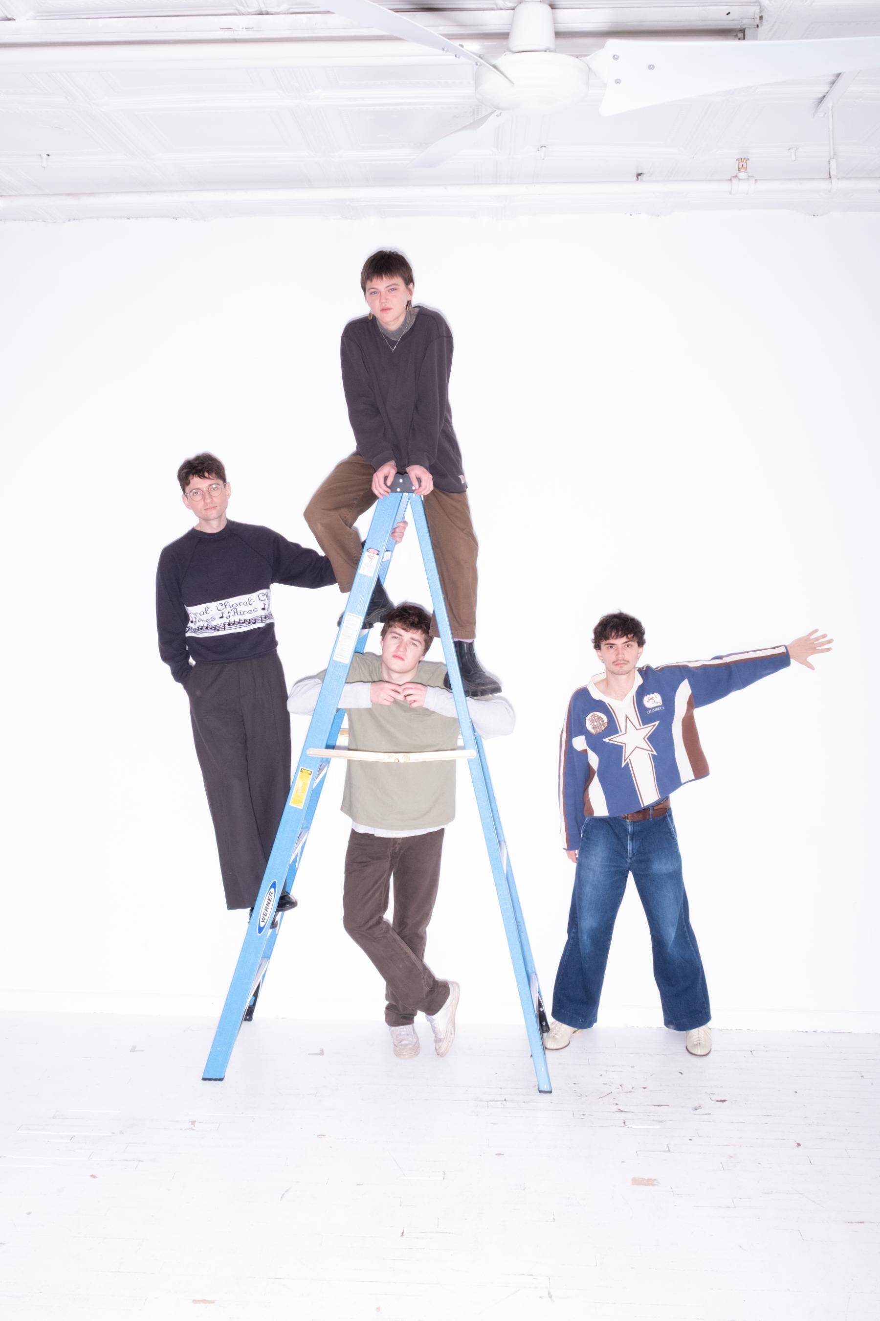 Frikoが語る「理想の2作目」と一皮剥けた4人体制の新章、フジロック再来日への熱い想い