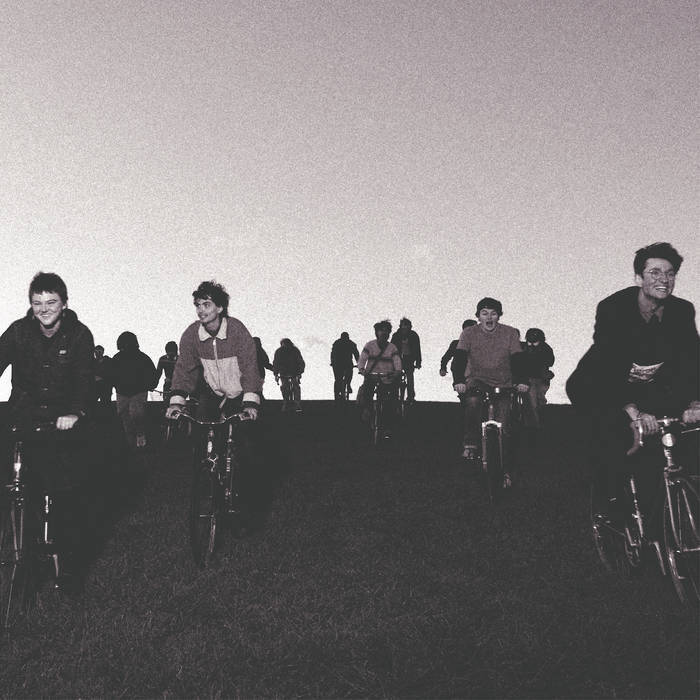 Frikoが語る「理想の2作目」と一皮剥けた4人体制の新章、フジロック再来日への熱い想い