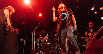 パンクロックのカルチャーを体現──CIRCLE JERKS＆GORILLA BISCUITS、伝説が現在形で叩きつけた夜