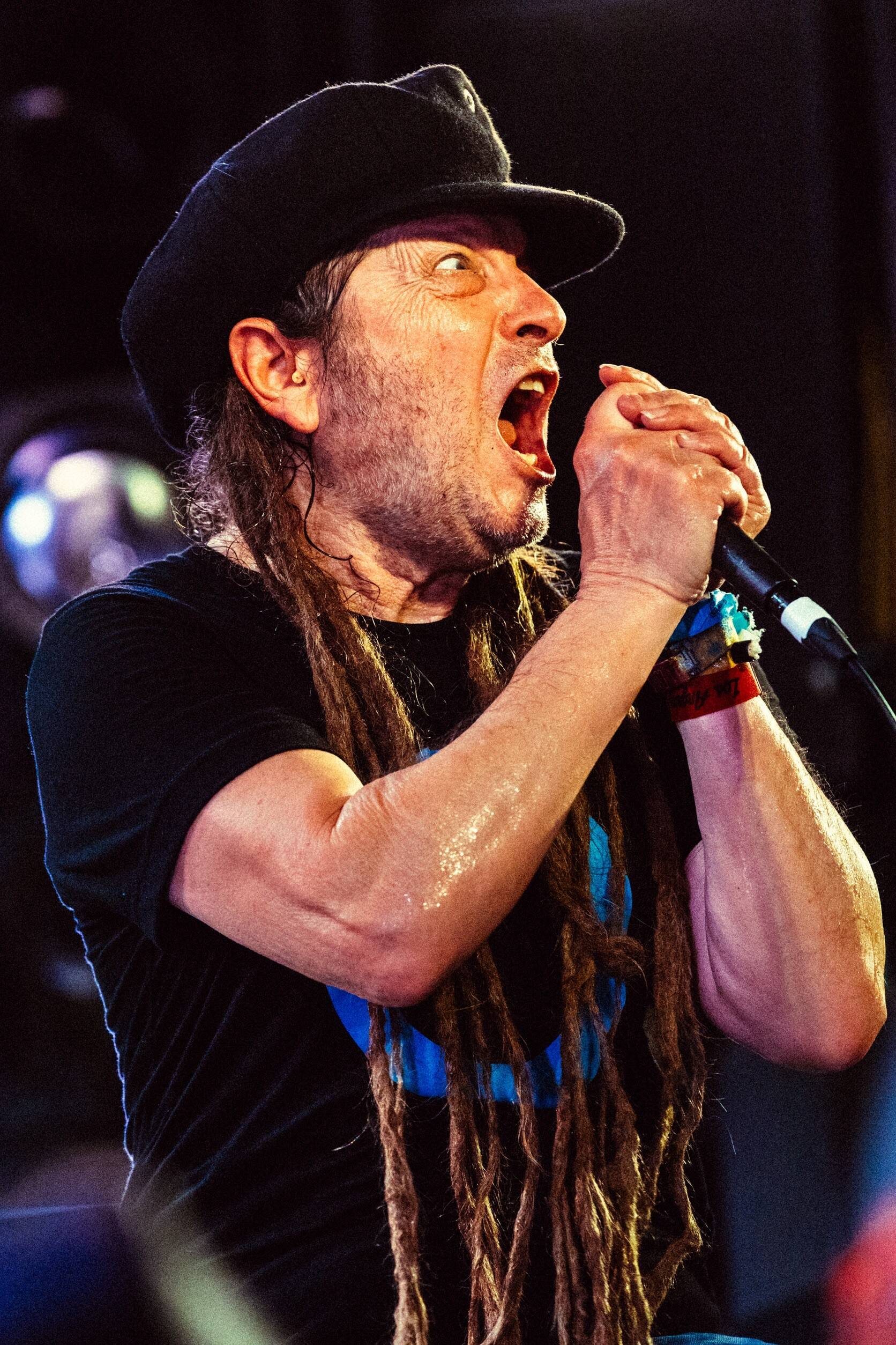 パンクロックのカルチャーを体現──CIRCLE JERKS＆GORILLA BISCUITS、伝説が現在形で叩きつけた夜