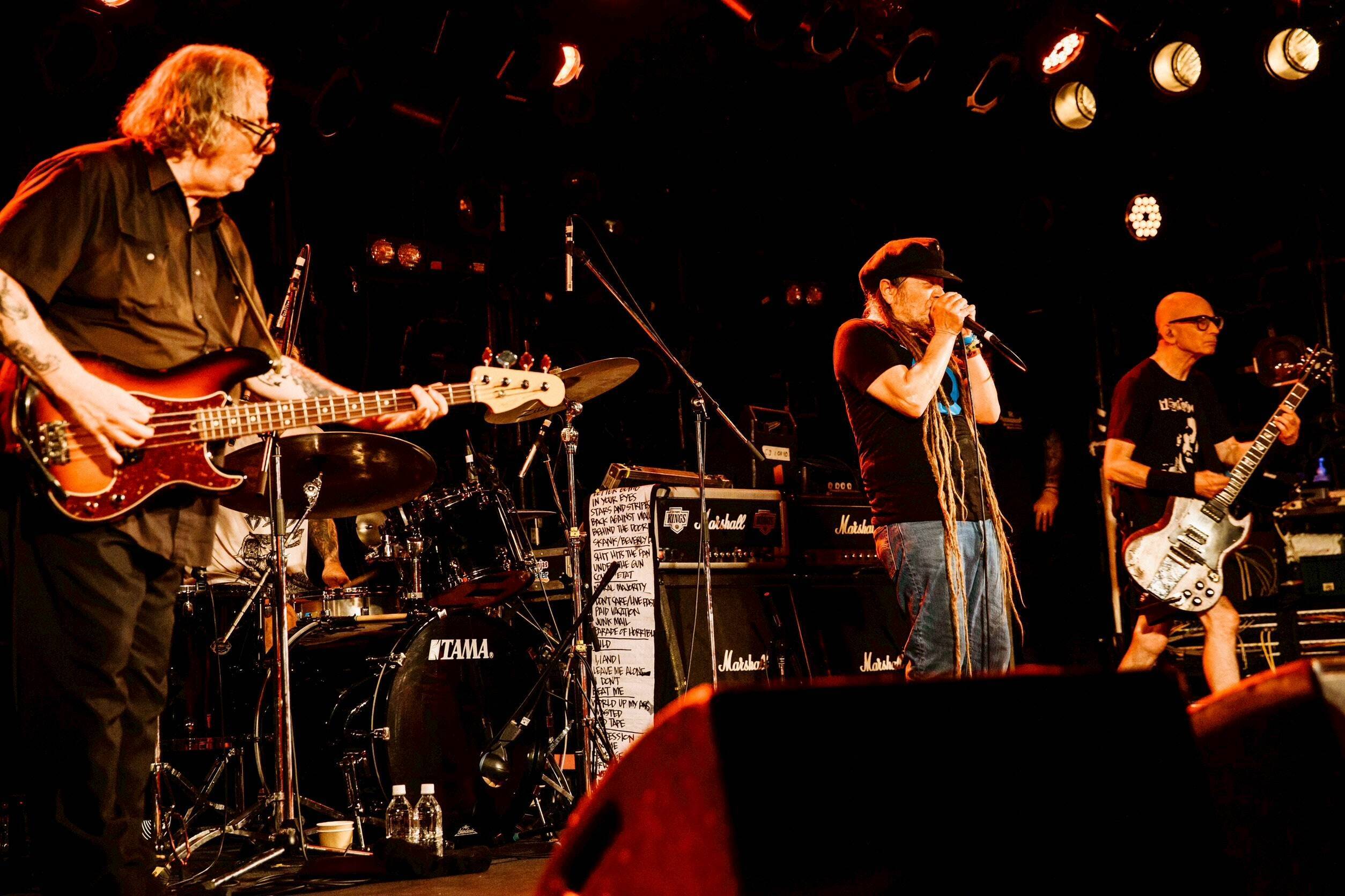 パンクロックのカルチャーを体現──CIRCLE JERKS＆GORILLA BISCUITS、伝説が現在形で叩きつけた夜