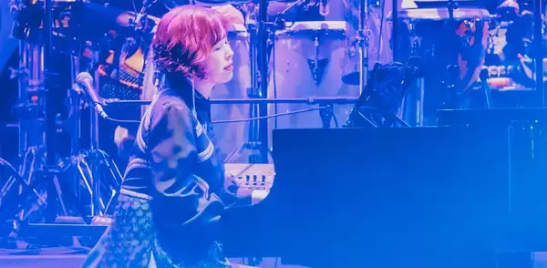 梶浦由記、12年ぶり「FictionJunction YUUKA」再演も、ツアー大宮公演レポート