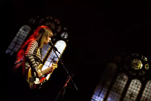 「Black Country, New Road、青葉市子、betcover!!柳瀬白瀬──日本で共演する3組の繋がりと親和性【徹底解説】」の画像