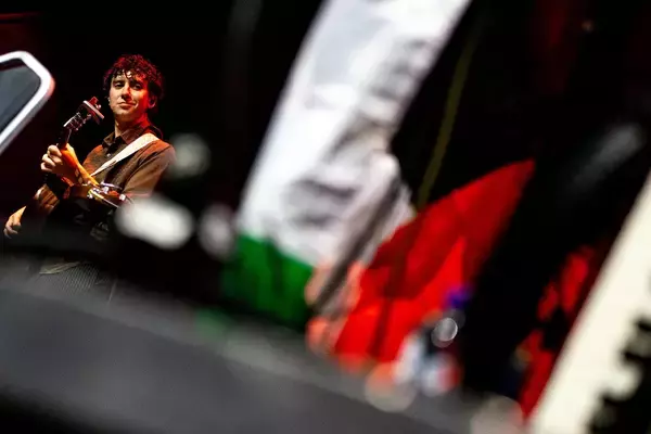 「Black Country, New Road、青葉市子、betcover!!柳瀬白瀬──日本で共演する3組の繋がりと親和性【徹底解説】」の画像