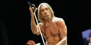 イギー・ポップ、コーチェラで圧巻のステージ　パンクのゴッドファーザーは78歳の今も健在