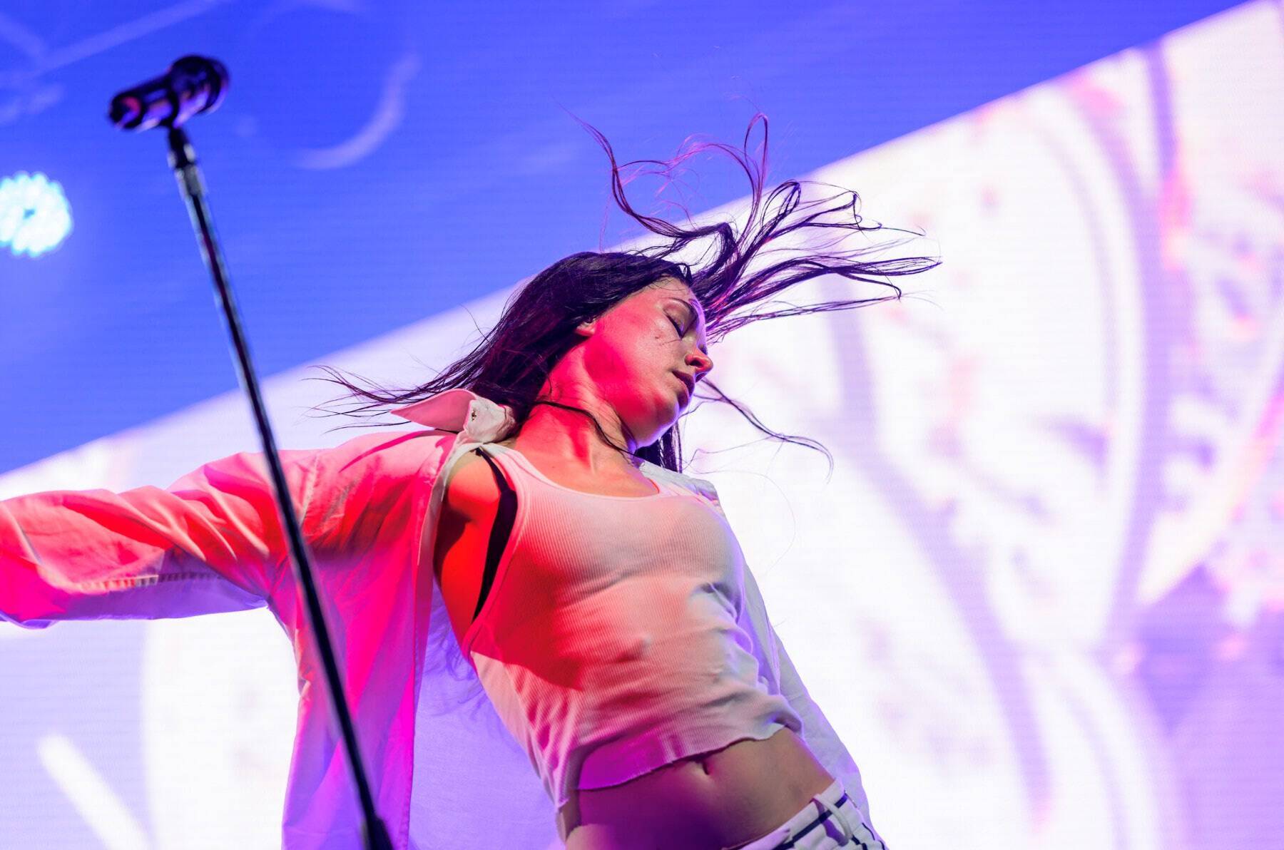 Confidence Manが語る自由と混沌のダンスポップ、フジロックで惚れ込んだ日本、坂本龍一への敬愛