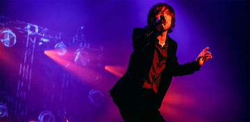 宮本浩次、東京ガーデンシアターで観客を魅了したカバーコンサート「ロマンスの夜」