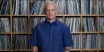 レッチリのフリー、63歳にして初ソロ作をリリース　トム・ヨークや現代ジャズの精鋭が参加