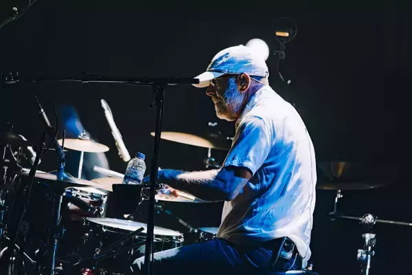 「ピクシーズが語る90年代の記憶、新ベーシストを迎えたバンドの現在地」の画像