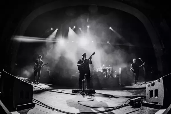 「ピクシーズが語る90年代の記憶、新ベーシストを迎えたバンドの現在地」の画像