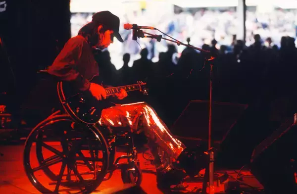 「スパークルホース【映画公開記念】秘蔵インタビュー　生前のマーク・リンカスが語った「死の淵からの帰還」【Sparklehorse】」の画像