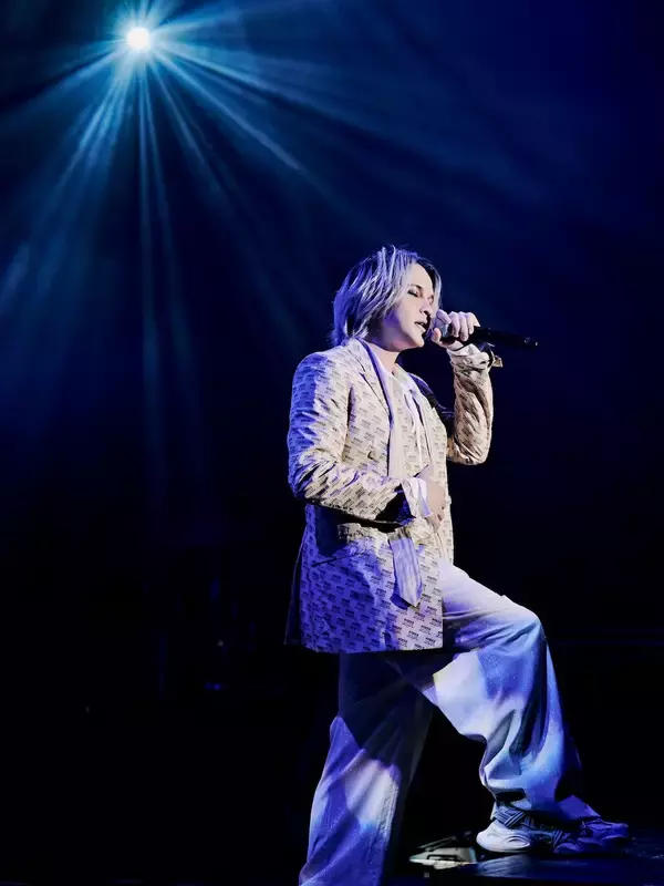 「TETSUYA、祝福とサプライズに包まれた誕生日ライブ、Like-an-Angelの熱気溢れる夜」の画像