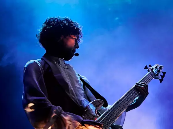 「TETSUYA、祝福とサプライズに包まれた誕生日ライブ、Like-an-Angelの熱気溢れる夜」の画像