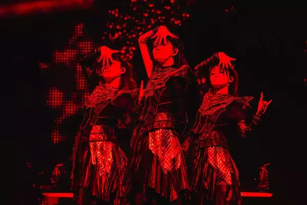 「【サマソニ】BABYMETALがキュレーション「SONIC “METAL” STAGE」徹底総括──mgk、ペンデュラム、ザ・ウォーニング、サウス・アーケイドら出演」の画像