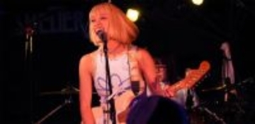 岸本ゆめの、下北沢SHELTERで魅せた熱狂「私とともに一生歳を取り続けましょう！」