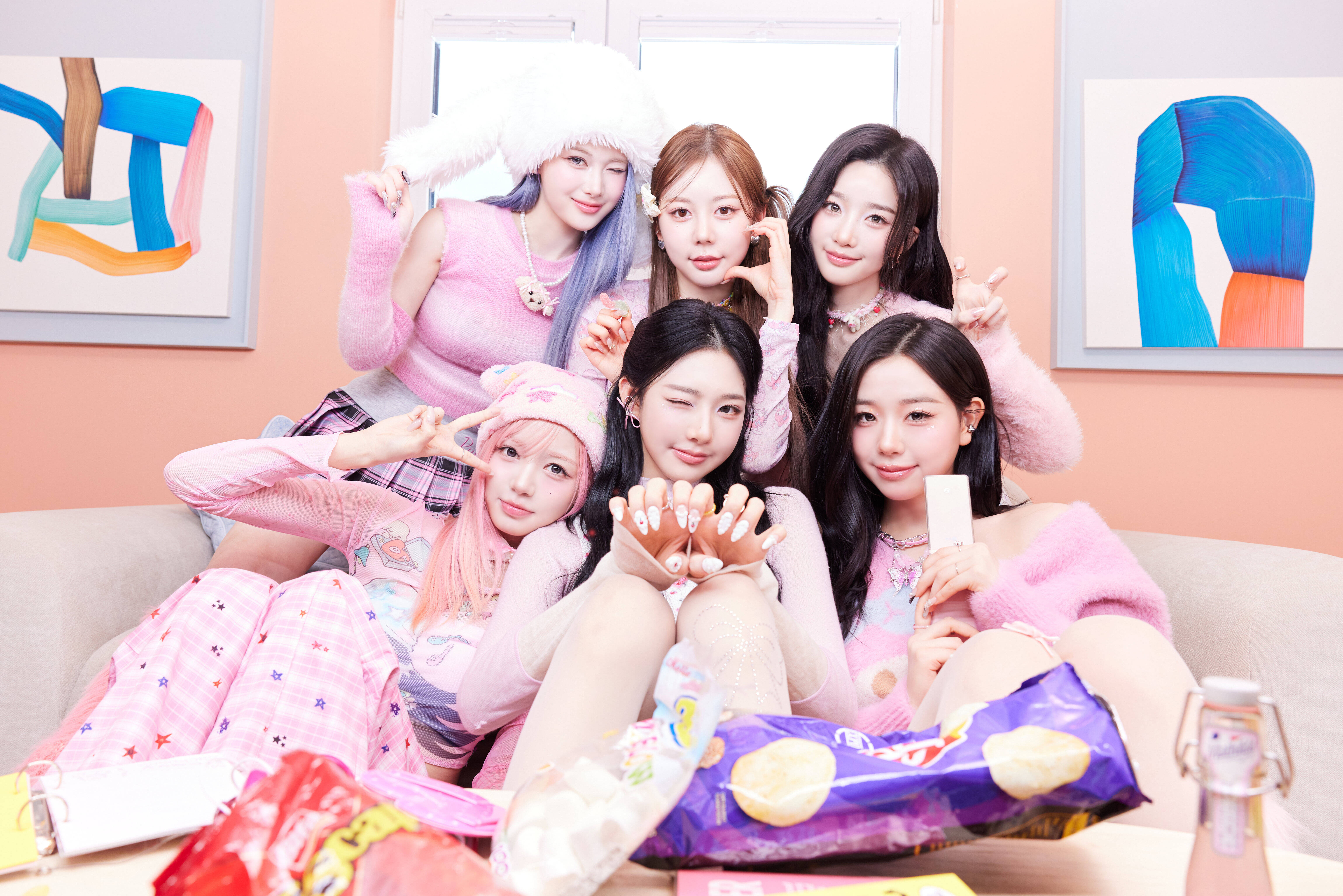 tripleSが示す、“可変するアイドル像”の最前線　ユニット再編がもたらす無限の表現