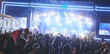 「LIVE AZUMA 2026」レポート、大きなお祭りの中に音楽が息づく、福島の2日間