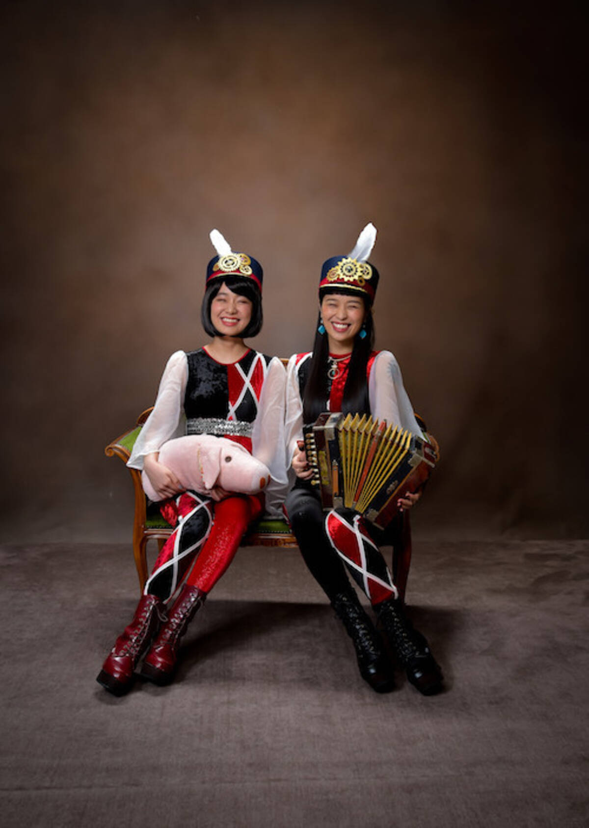 チャラン ポ ランタン フジロックフェスティバル 19出演決定 メジャー ベストアルバム いい過去どり のジャケット写真も発表 19年5月31日 エキサイトニュース チャラン ポ ランタン フジロックフェスティバル 19出演決定 メジャー ベストアルバム いい過去どり のジャケット写真も発表 19年5月31日 エキサイトニュース