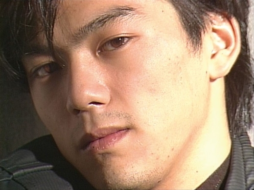 Youtubeで話題 渋谷で尾崎豊を熱唱する謎のイケメンハーフの正体は 19年10月16日 エキサイトニュース