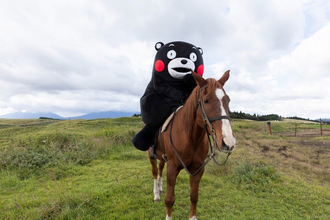 「くまモン デビュー10周年」記念作品！ 豪華写真集付きCD、誕生日に発売決定！