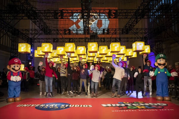 Nyに ハテナブロック が突如出現 ジャンプ して パンチ するリアルなマリオ体験にニューヨーカー大興奮 年2月日 エキサイトニュース
