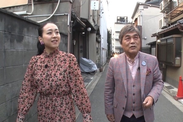 綾小路きみまろ 純烈 中高年の2大アイドルが揃い踏み 綾小路きみまろtv Tv初放送 年10月1日 エキサイトニュース