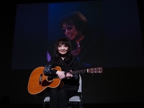 山崎ハコ、ギタリスト安田裕美を偲ぶ。「今日が最後の共演です」
