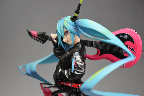 人気イラストレーター Lamデザインの初音ミクフィギュアが登場 フライトジャケットも限定390着独占販売 21年8月30日 エキサイトニュース