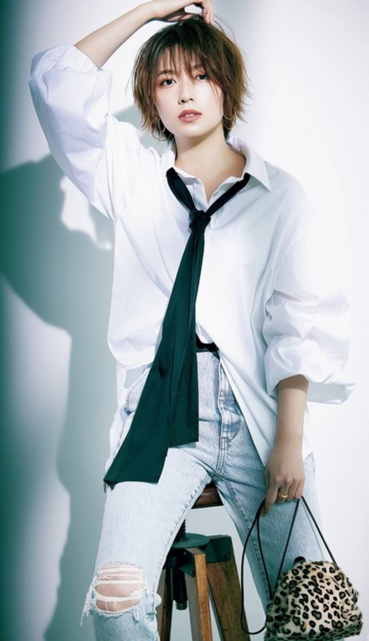 人気お天気キャスター 阿部華也子が ファッション誌でハンサム大変身 人生初のオールバックも 21年9月23日 エキサイトニュース