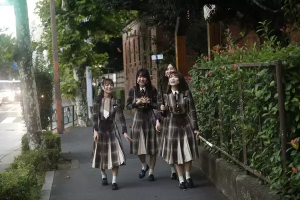 「乃木坂46初のベストアルバム発売、日本全国「～坂」駅PRキャンペーンも実施！」の画像