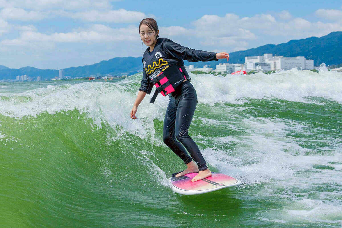 琵琶湖のロータリーピア88で、日本最大級のウェイクサーフィン公式大会、WSWSの第３戦JAPAN OPENが開催された！