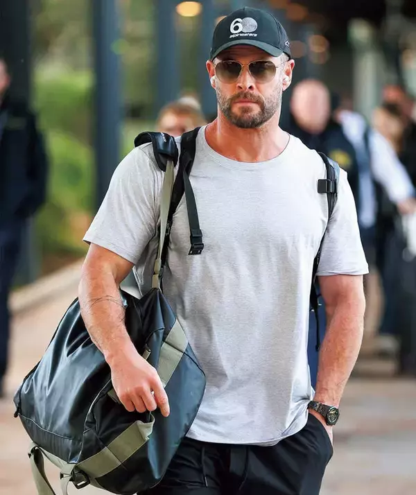 セレブのお気に入りブランドの正体！【クリス・ヘムズワース】の愛用ブランドは、〈オーデマ・ピゲ〉の腕時計！