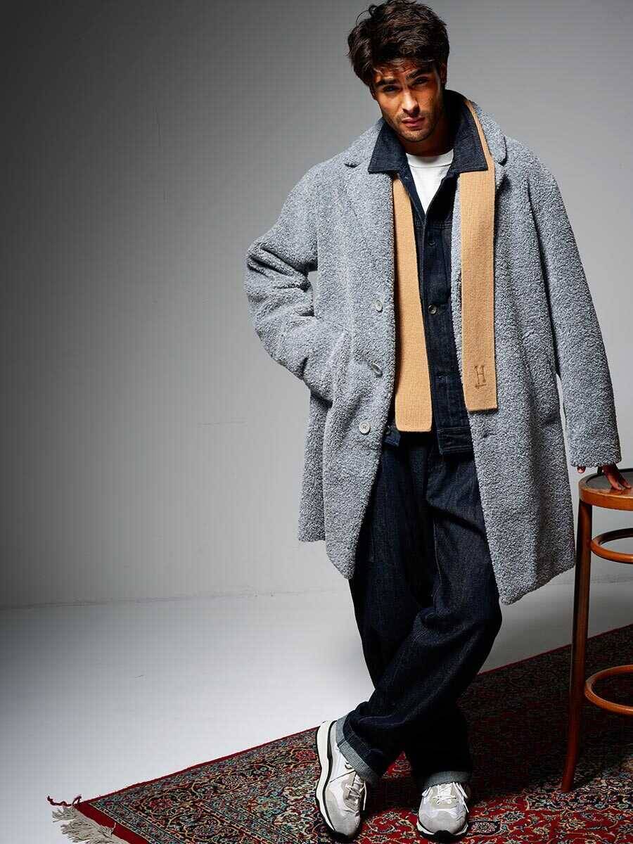 大人の貫禄とは裏腹に、ふわ軽な〈ヘルノ〉のコート！