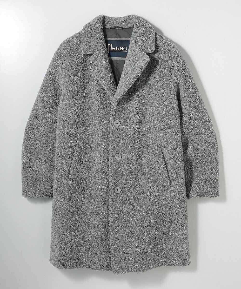 大人の貫禄とは裏腹に、ふわ軽な〈ヘルノ〉のコート！