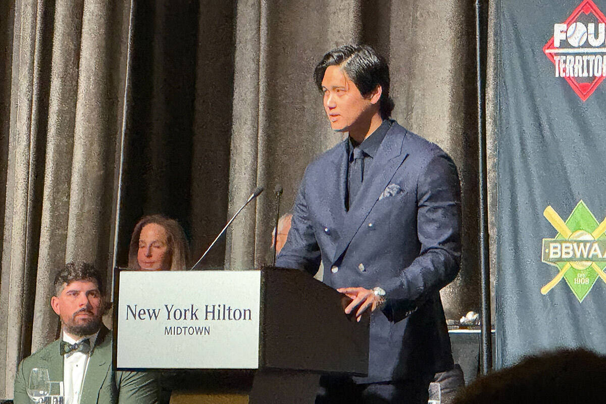 デコピンとともに栄誉ある賞を獲得！そのとき大谷翔平選手が着ていたスーツの正体が判明！