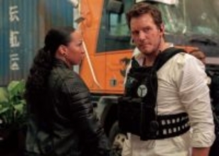 見逃せない人気スターの最新作！こんな未来が本当に来るかも!?　AI裁判官から無罪を勝ち取れ！　『MERCY／マーシー AI裁判』