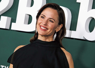 セレブと西海岸カーライフ！【ジェニファー・ガーナー】は、ゆったり乗れる家族が喜ぶクルマ選び！